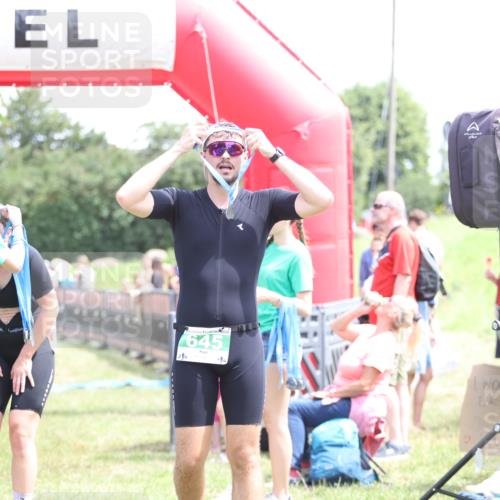 21.06.2026 - 29. Vierlanden-Triathlon Andreas Tolksdorf http://msf.ph/oto/9892335 21.06.2026 13:40:43 Ziel 267, 879, 267, 879 meine-sportfotos.de