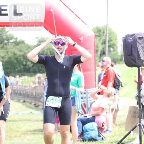 21.06.2026 - 29. Vierlanden-Triathlon Andreas Tolksdorf http://msf.ph/oto/9892337 21.06.2026 13:40:43 Ziel 267, 879, 267, 879 meine-sportfotos.de