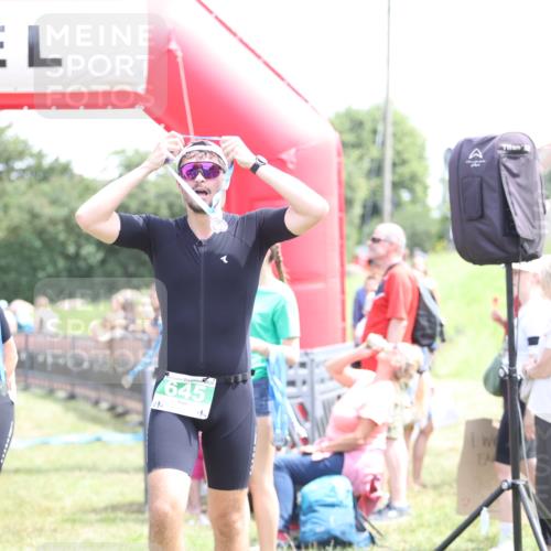 21.06.2026 - 29. Vierlanden-Triathlon Andreas Tolksdorf http://msf.ph/oto/9892339 21.06.2026 13:40:43 Ziel 267, 879, 267, 879 meine-sportfotos.de