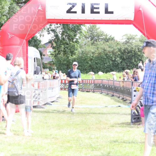 21.06.2026 - 29. Vierlanden-Triathlon Andreas Tolksdorf http://msf.ph/oto/9892348 21.06.2026 13:41:05 Ziel 104, 761, 104, 761 meine-sportfotos.de
