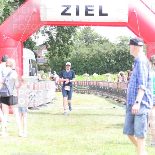 21.06.2026 - 29. Vierlanden-Triathlon Andreas Tolksdorf http://msf.ph/oto/9892354 21.06.2026 13:41:05 Ziel 104, 761, 104, 761 meine-sportfotos.de