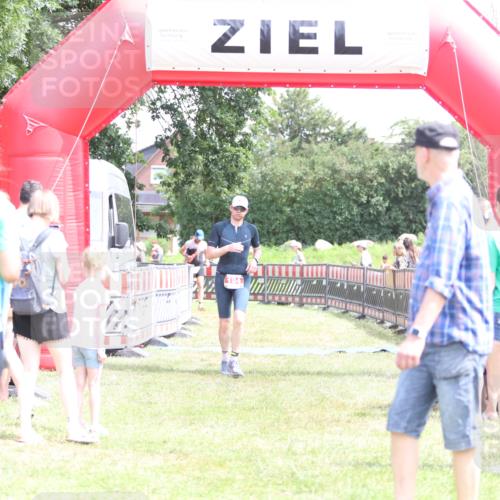 21.06.2026 - 29. Vierlanden-Triathlon Andreas Tolksdorf http://msf.ph/oto/9892357 21.06.2026 13:41:05 Ziel 104, 761, 104, 761 meine-sportfotos.de