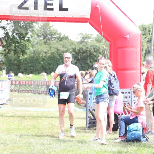 21.06.2026 - 29. Vierlanden-Triathlon Andreas Tolksdorf http://msf.ph/oto/9892360 21.06.2026 13:41:19 Ziel 635, 635 meine-sportfotos.de