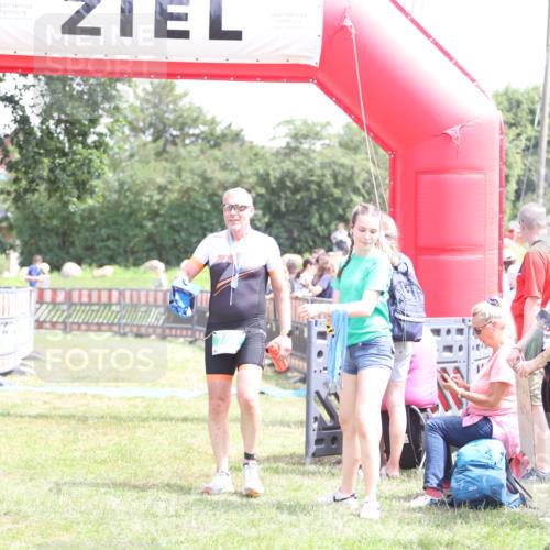 21.06.2026 - 29. Vierlanden-Triathlon Andreas Tolksdorf http://msf.ph/oto/9892361 21.06.2026 13:41:19 Ziel 635, 635 meine-sportfotos.de