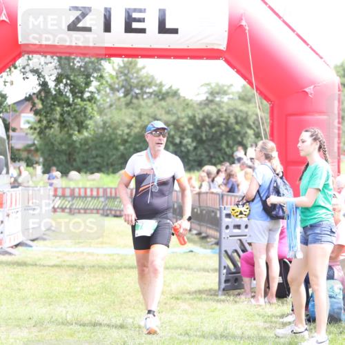 21.06.2026 - 29. Vierlanden-Triathlon Andreas Tolksdorf http://msf.ph/oto/9892365 21.06.2026 13:41:21 Ziel 635, 635 meine-sportfotos.de