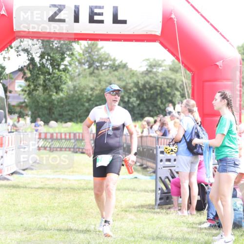 21.06.2026 - 29. Vierlanden-Triathlon Andreas Tolksdorf http://msf.ph/oto/9892368 21.06.2026 13:41:21 Ziel 635, 635 meine-sportfotos.de