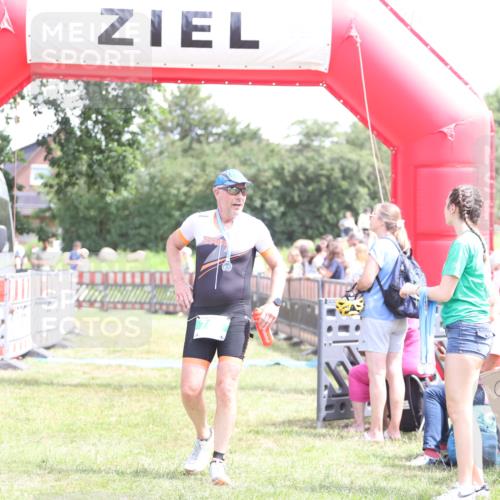 21.06.2026 - 29. Vierlanden-Triathlon Andreas Tolksdorf http://msf.ph/oto/9892371 21.06.2026 13:41:21 Ziel 635, 635 meine-sportfotos.de