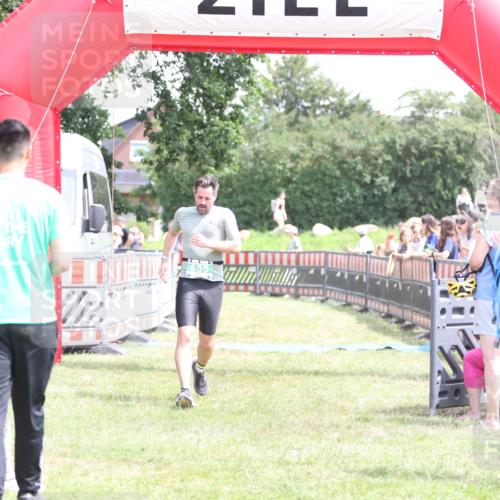 21.06.2026 - 29. Vierlanden-Triathlon Andreas Tolksdorf http://msf.ph/oto/9892384 21.06.2026 13:41:29 Ziel 635, 635 meine-sportfotos.de