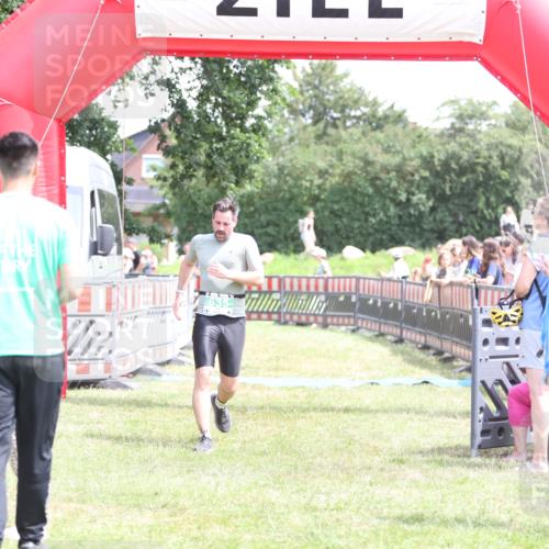 21.06.2026 - 29. Vierlanden-Triathlon Andreas Tolksdorf http://msf.ph/oto/9892385 21.06.2026 13:41:29 Ziel 635, 635 meine-sportfotos.de