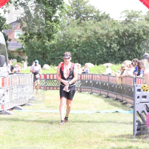 21.06.2026 - 29. Vierlanden-Triathlon Andreas Tolksdorf http://msf.ph/oto/9892400 21.06.2026 13:41:53 Ziel 33, 124, 1353, 33, 124, 1353 meine-sportfotos.de