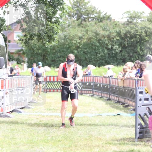 21.06.2026 - 29. Vierlanden-Triathlon Andreas Tolksdorf http://msf.ph/oto/9892403 21.06.2026 13:41:53 Ziel 33, 124, 1353, 33, 124, 1353 meine-sportfotos.de