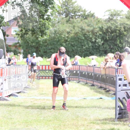 21.06.2026 - 29. Vierlanden-Triathlon Andreas Tolksdorf http://msf.ph/oto/9892404 21.06.2026 13:41:53 Ziel 33, 124, 1353, 33, 124, 1353 meine-sportfotos.de