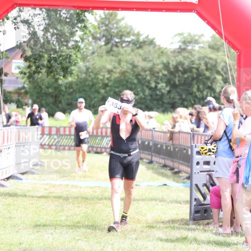 21.06.2026 - 29. Vierlanden-Triathlon Andreas Tolksdorf http://msf.ph/oto/9892408 21.06.2026 13:41:56 Ziel 33, 124, 33, 124 meine-sportfotos.de