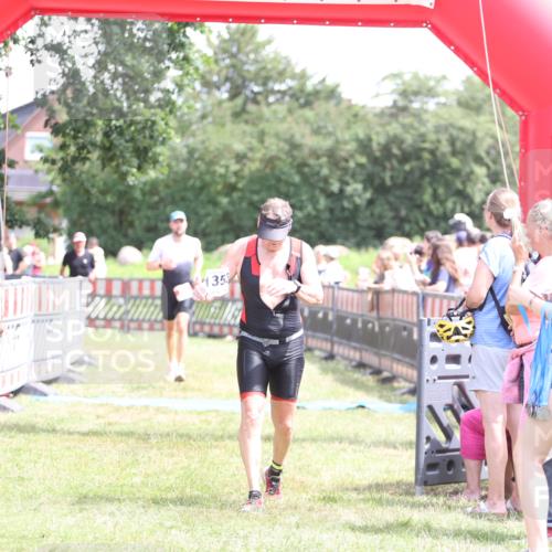 21.06.2026 - 29. Vierlanden-Triathlon Andreas Tolksdorf http://msf.ph/oto/9892410 21.06.2026 13:41:56 Ziel 33, 124, 33, 124 meine-sportfotos.de