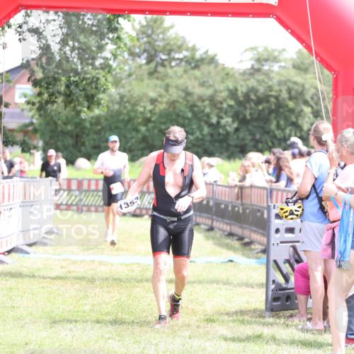 21.06.2026 - 29. Vierlanden-Triathlon Andreas Tolksdorf http://msf.ph/oto/9892411 21.06.2026 13:41:57 Ziel 33, 124, 33, 124 meine-sportfotos.de