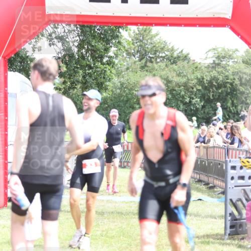 21.06.2026 - 29. Vierlanden-Triathlon Andreas Tolksdorf http://msf.ph/oto/9892414 21.06.2026 13:42:01 Ziel 33, 124, 33, 124 meine-sportfotos.de