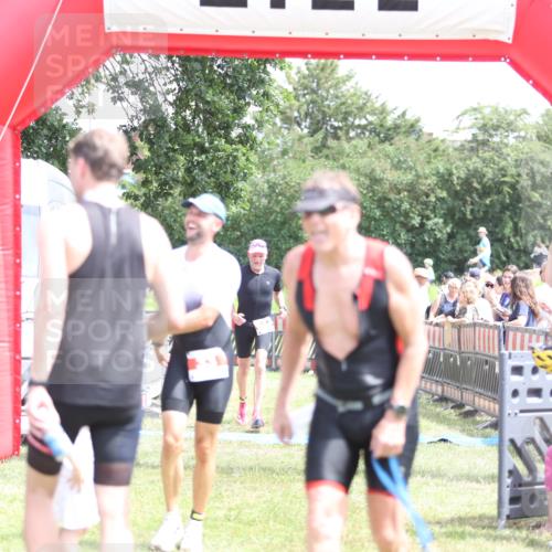 21.06.2026 - 29. Vierlanden-Triathlon Andreas Tolksdorf http://msf.ph/oto/9892415 21.06.2026 13:42:01 Ziel 33, 124, 33, 124 meine-sportfotos.de
