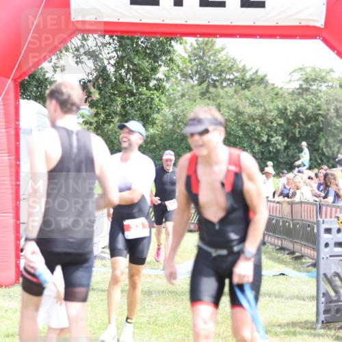 21.06.2026 - 29. Vierlanden-Triathlon Andreas Tolksdorf http://msf.ph/oto/9892416 21.06.2026 13:42:01 Ziel 33, 124, 33, 124 meine-sportfotos.de
