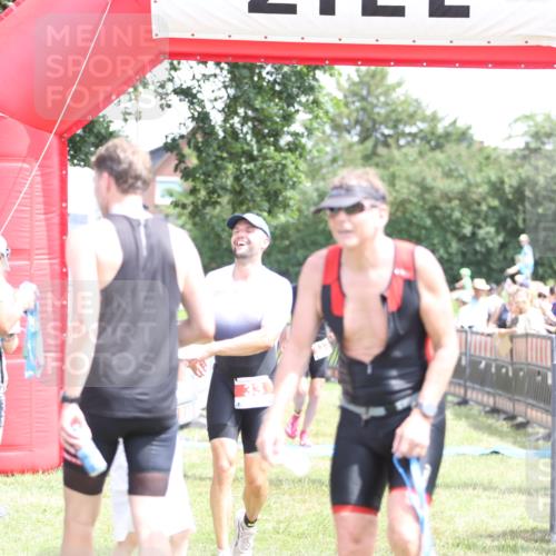 21.06.2026 - 29. Vierlanden-Triathlon Andreas Tolksdorf http://msf.ph/oto/9892418 21.06.2026 13:42:01 Ziel 33, 124, 33, 124 meine-sportfotos.de