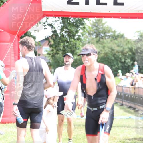 21.06.2026 - 29. Vierlanden-Triathlon Andreas Tolksdorf http://msf.ph/oto/9892420 21.06.2026 13:42:02 Ziel 33, 124, 33, 124 meine-sportfotos.de