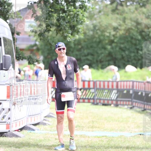 21.06.2026 - 29. Vierlanden-Triathlon Andreas Tolksdorf http://msf.ph/oto/9892435 21.06.2026 13:42:34 Ziel 239, 239 meine-sportfotos.de