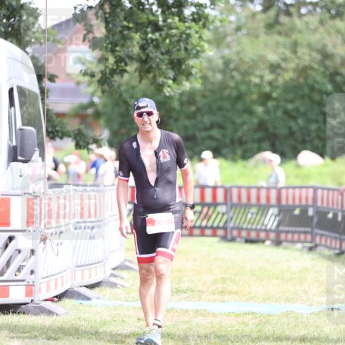 21.06.2026 - 29. Vierlanden-Triathlon Andreas Tolksdorf http://msf.ph/oto/9892438 21.06.2026 13:42:34 Ziel 239, 239 meine-sportfotos.de