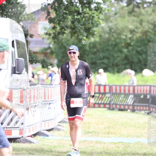 21.06.2026 - 29. Vierlanden-Triathlon Andreas Tolksdorf http://msf.ph/oto/9892441 21.06.2026 13:42:34 Ziel 239, 239 meine-sportfotos.de