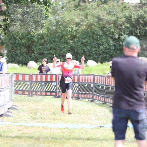 21.06.2026 - 29. Vierlanden-Triathlon Andreas Tolksdorf http://msf.ph/oto/9892442 21.06.2026 13:42:37 Ziel 239, 239 meine-sportfotos.de