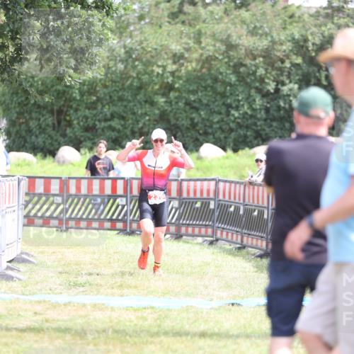 21.06.2026 - 29. Vierlanden-Triathlon Andreas Tolksdorf http://msf.ph/oto/9892446 21.06.2026 13:42:37 Ziel 239, 239 meine-sportfotos.de