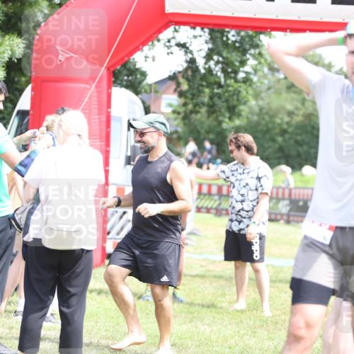 21.06.2026 - 29. Vierlanden-Triathlon Andreas Tolksdorf http://msf.ph/oto/9892482 21.06.2026 13:43:16 Ziel  meine-sportfotos.de