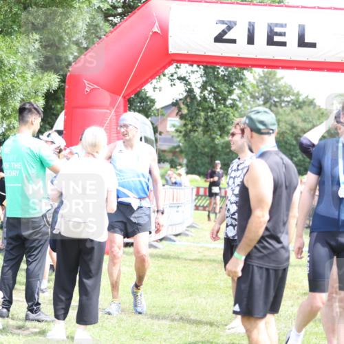 21.06.2026 - 29. Vierlanden-Triathlon Andreas Tolksdorf http://msf.ph/oto/9892487 21.06.2026 13:43:24 Ziel 755, 755 meine-sportfotos.de