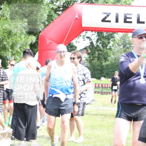 21.06.2026 - 29. Vierlanden-Triathlon Andreas Tolksdorf http://msf.ph/oto/9892489 21.06.2026 13:43:27 Ziel 755, 755 meine-sportfotos.de