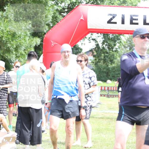 21.06.2026 - 29. Vierlanden-Triathlon Andreas Tolksdorf http://msf.ph/oto/9892491 21.06.2026 13:43:27 Ziel 755, 755 meine-sportfotos.de