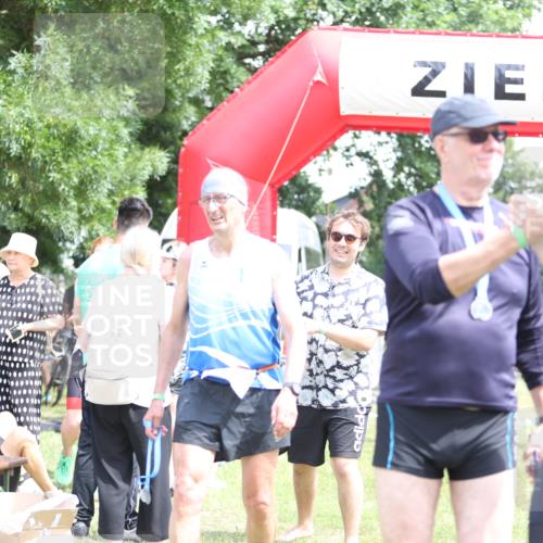 21.06.2026 - 29. Vierlanden-Triathlon Andreas Tolksdorf http://msf.ph/oto/9892496 21.06.2026 13:43:28 Ziel 755, 755 meine-sportfotos.de