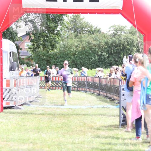 21.06.2026 - 29. Vierlanden-Triathlon Andreas Tolksdorf http://msf.ph/oto/9892505 21.06.2026 13:43:59 Ziel 113, 167, 291, 788, 113, 167, 291, 788 meine-sportfotos.de