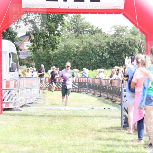 21.06.2026 - 29. Vierlanden-Triathlon Andreas Tolksdorf http://msf.ph/oto/9892509 21.06.2026 13:43:59 Ziel 113, 167, 291, 788, 113, 167, 291, 788 meine-sportfotos.de