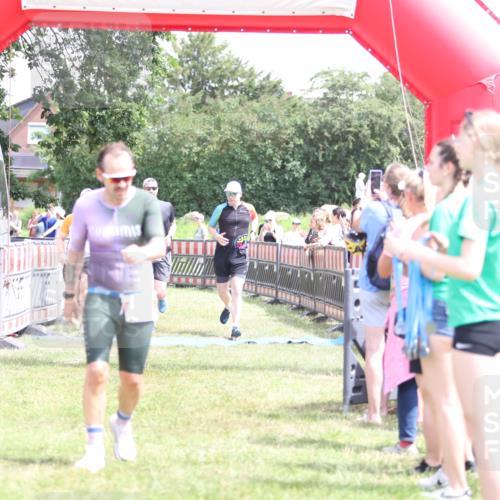 21.06.2026 - 29. Vierlanden-Triathlon Andreas Tolksdorf http://msf.ph/oto/9892512 21.06.2026 13:44:03 Ziel 113, 167, 291, 788, 113, 167, 291, 788 meine-sportfotos.de
