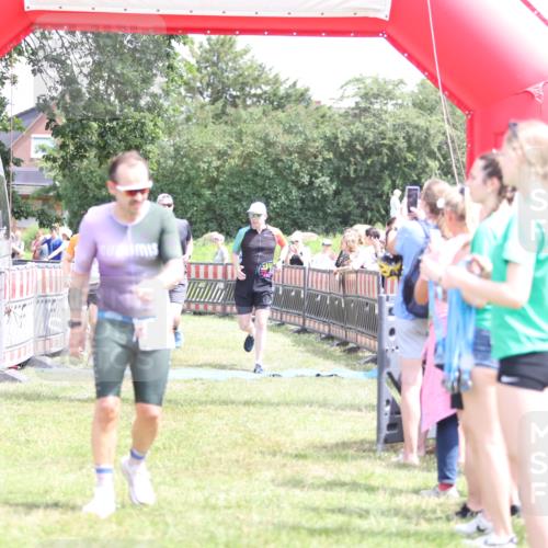 21.06.2026 - 29. Vierlanden-Triathlon Andreas Tolksdorf http://msf.ph/oto/9892513 21.06.2026 13:44:03 Ziel 113, 167, 291, 788, 113, 167, 291, 788 meine-sportfotos.de