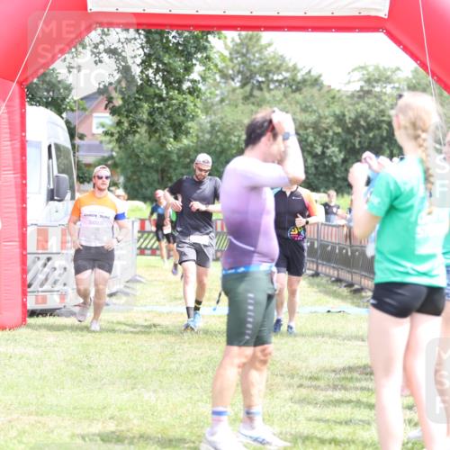 21.06.2026 - 29. Vierlanden-Triathlon Andreas Tolksdorf http://msf.ph/oto/9892520 21.06.2026 13:44:05 Ziel 113, 291, 788, 113, 291, 788 meine-sportfotos.de