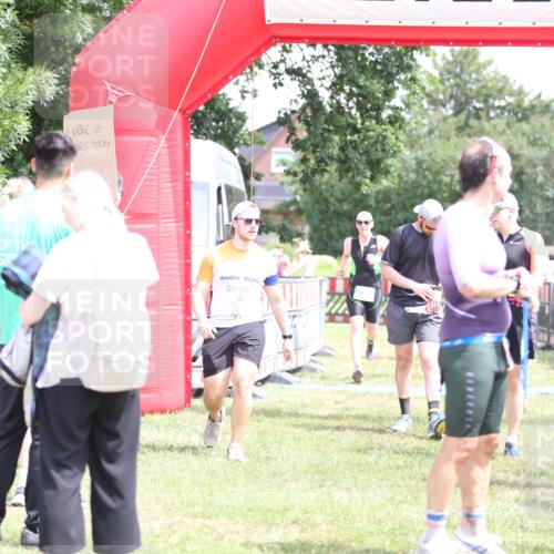 21.06.2026 - 29. Vierlanden-Triathlon Andreas Tolksdorf http://msf.ph/oto/9892529 21.06.2026 13:44:07 Ziel 113, 291, 788, 113, 291, 788 meine-sportfotos.de