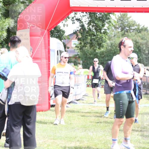 21.06.2026 - 29. Vierlanden-Triathlon Andreas Tolksdorf http://msf.ph/oto/9892532 21.06.2026 13:44:07 Ziel 113, 291, 788, 113, 291, 788 meine-sportfotos.de