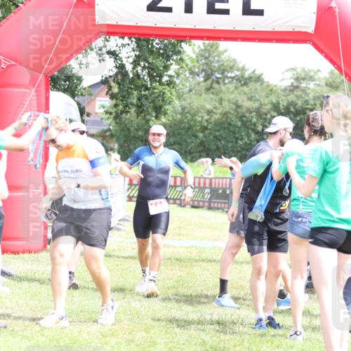 21.06.2026 - 29. Vierlanden-Triathlon Andreas Tolksdorf http://msf.ph/oto/9892541 21.06.2026 13:44:11 Ziel 113, 788, 113, 788 meine-sportfotos.de