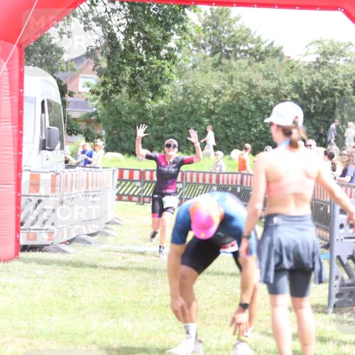 21.06.2026 - 29. Vierlanden-Triathlon Andreas Tolksdorf http://msf.ph/oto/9892549 21.06.2026 13:44:29 Ziel 859, 859 meine-sportfotos.de