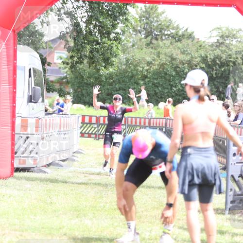 21.06.2026 - 29. Vierlanden-Triathlon Andreas Tolksdorf http://msf.ph/oto/9892550 21.06.2026 13:44:29 Ziel 859, 859 meine-sportfotos.de