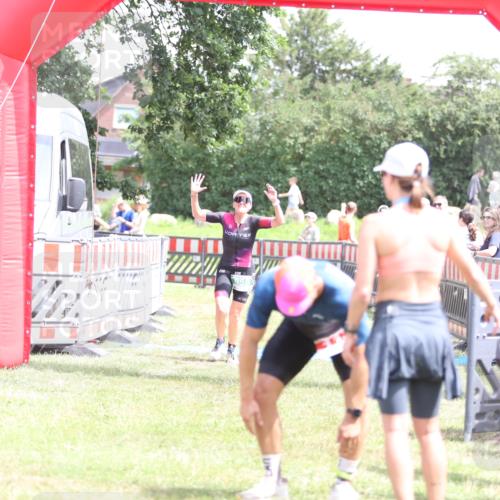 21.06.2026 - 29. Vierlanden-Triathlon Andreas Tolksdorf http://msf.ph/oto/9892551 21.06.2026 13:44:29 Ziel 859, 859 meine-sportfotos.de