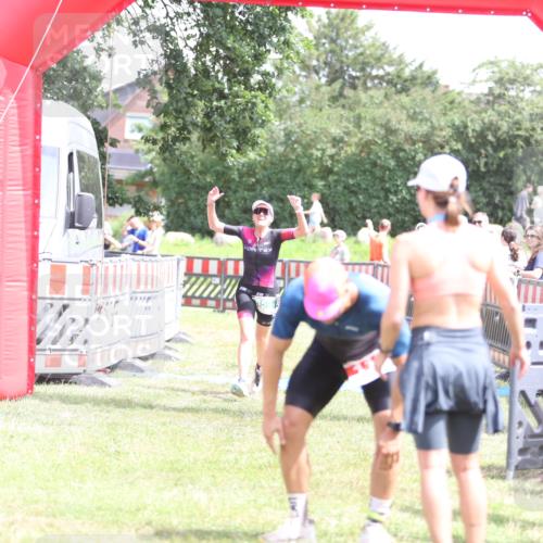 21.06.2026 - 29. Vierlanden-Triathlon Andreas Tolksdorf http://msf.ph/oto/9892553 21.06.2026 13:44:29 Ziel 859, 859 meine-sportfotos.de