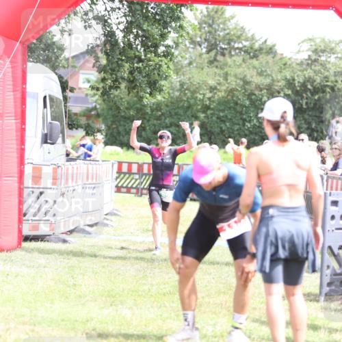 21.06.2026 - 29. Vierlanden-Triathlon Andreas Tolksdorf http://msf.ph/oto/9892555 21.06.2026 13:44:29 Ziel 859, 859 meine-sportfotos.de