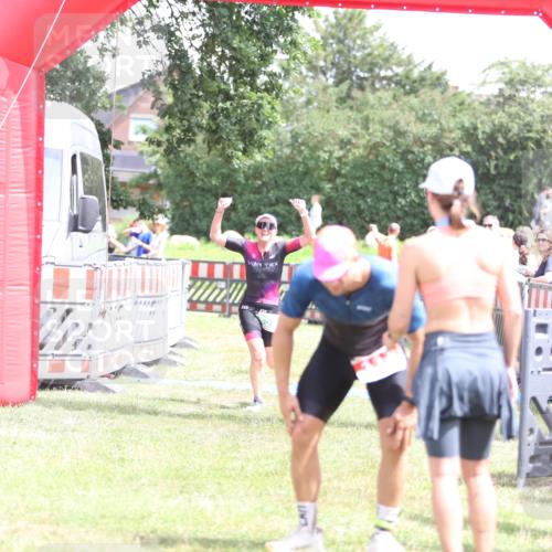 21.06.2026 - 29. Vierlanden-Triathlon Andreas Tolksdorf http://msf.ph/oto/9892556 21.06.2026 13:44:29 Ziel 859, 859 meine-sportfotos.de