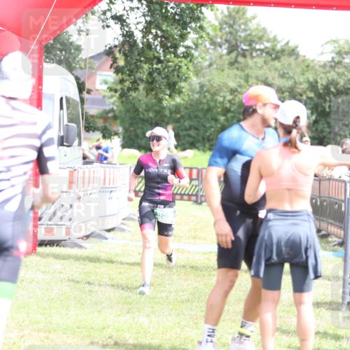 21.06.2026 - 29. Vierlanden-Triathlon Andreas Tolksdorf http://msf.ph/oto/9892561 21.06.2026 13:44:31 Ziel 848, 859, 848, 859 meine-sportfotos.de