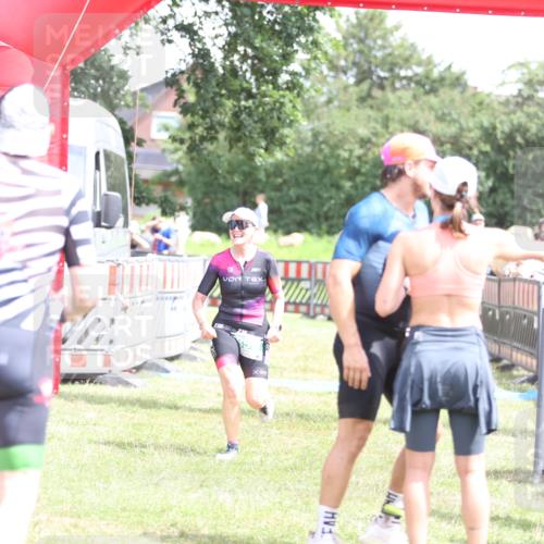 21.06.2026 - 29. Vierlanden-Triathlon Andreas Tolksdorf http://msf.ph/oto/9892563 21.06.2026 13:44:31 Ziel 848, 859, 848, 859 meine-sportfotos.de